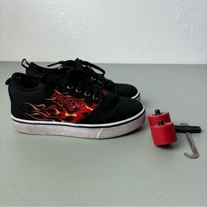 Heelys Boys Youth Skate Wheeled Sneakers Flame Fire Black Red Size Youth 4